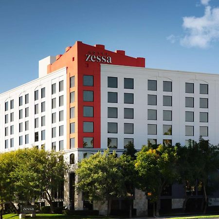 Hotel Zessa Orange County Airport, A Doubletree By Hilton Santa Ana Eksteriør billede