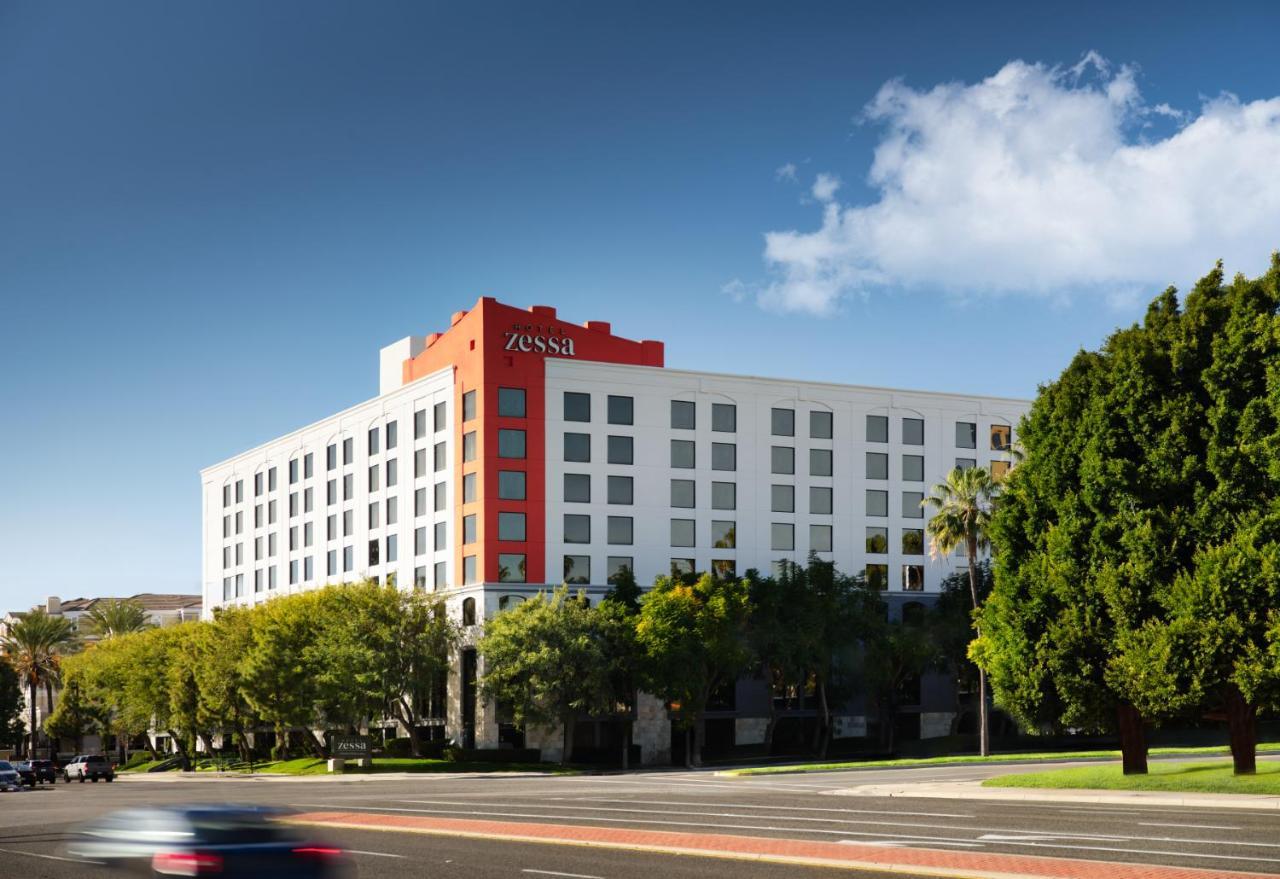 Hotel Zessa Orange County Airport, A Doubletree By Hilton Santa Ana Eksteriør billede