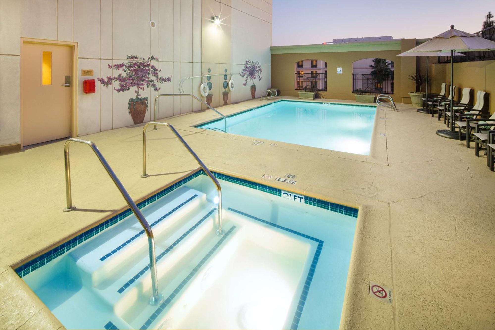 Hotel Zessa Orange County Airport, A Doubletree By Hilton Santa Ana Eksteriør billede