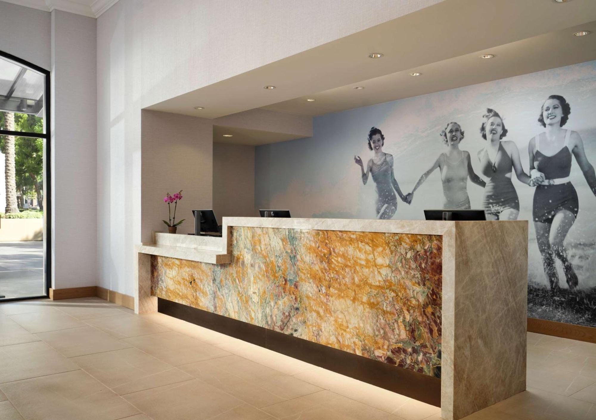 Hotel Zessa Orange County Airport, A Doubletree By Hilton Santa Ana Eksteriør billede