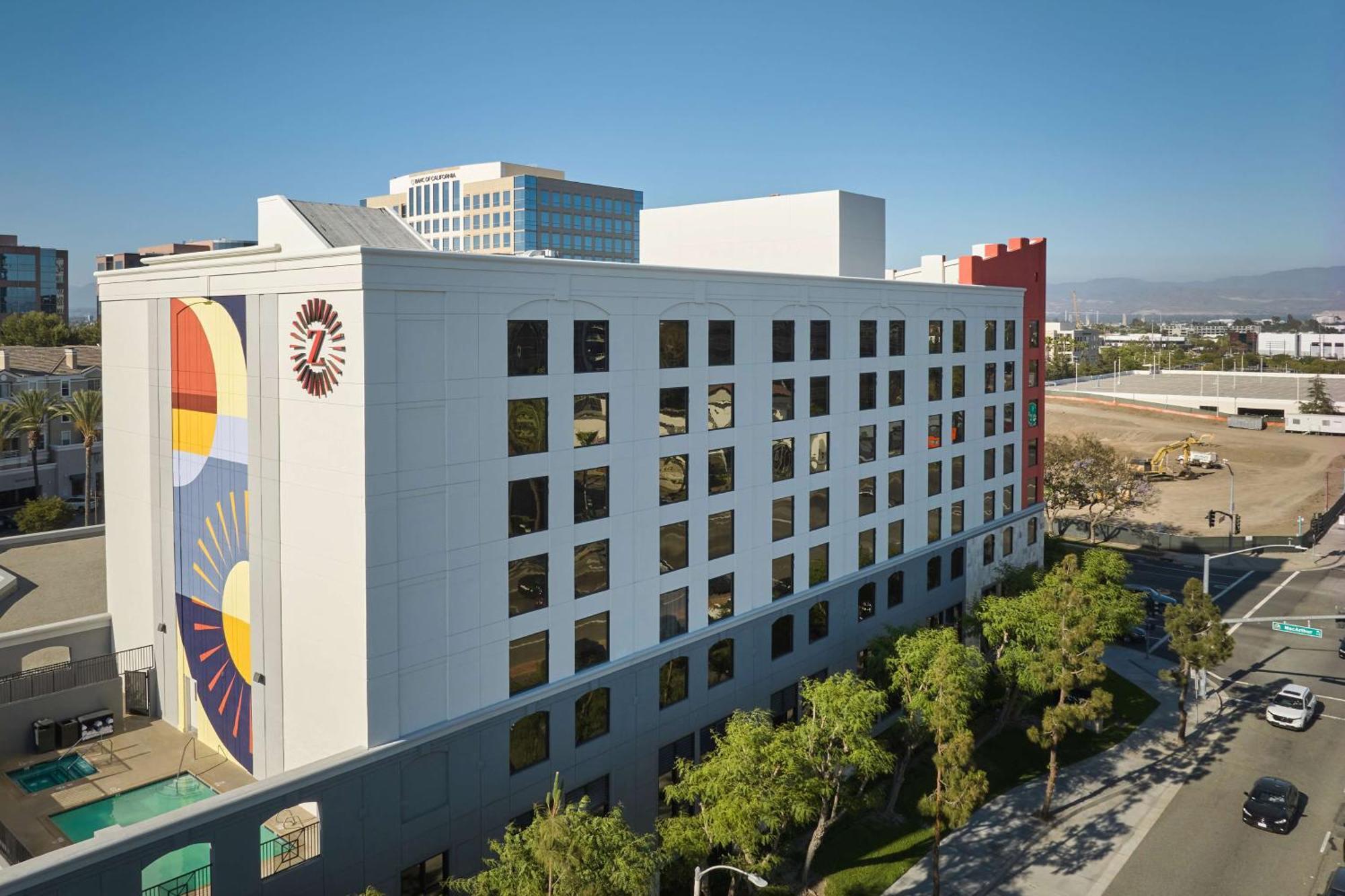 Hotel Zessa Orange County Airport, A Doubletree By Hilton Santa Ana Eksteriør billede