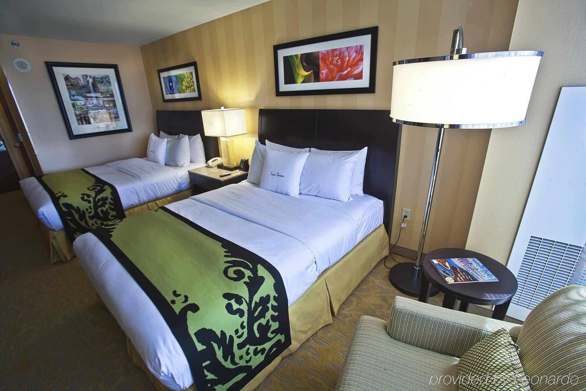 Hotel Zessa Orange County Airport, A Doubletree By Hilton Santa Ana Værelse billede