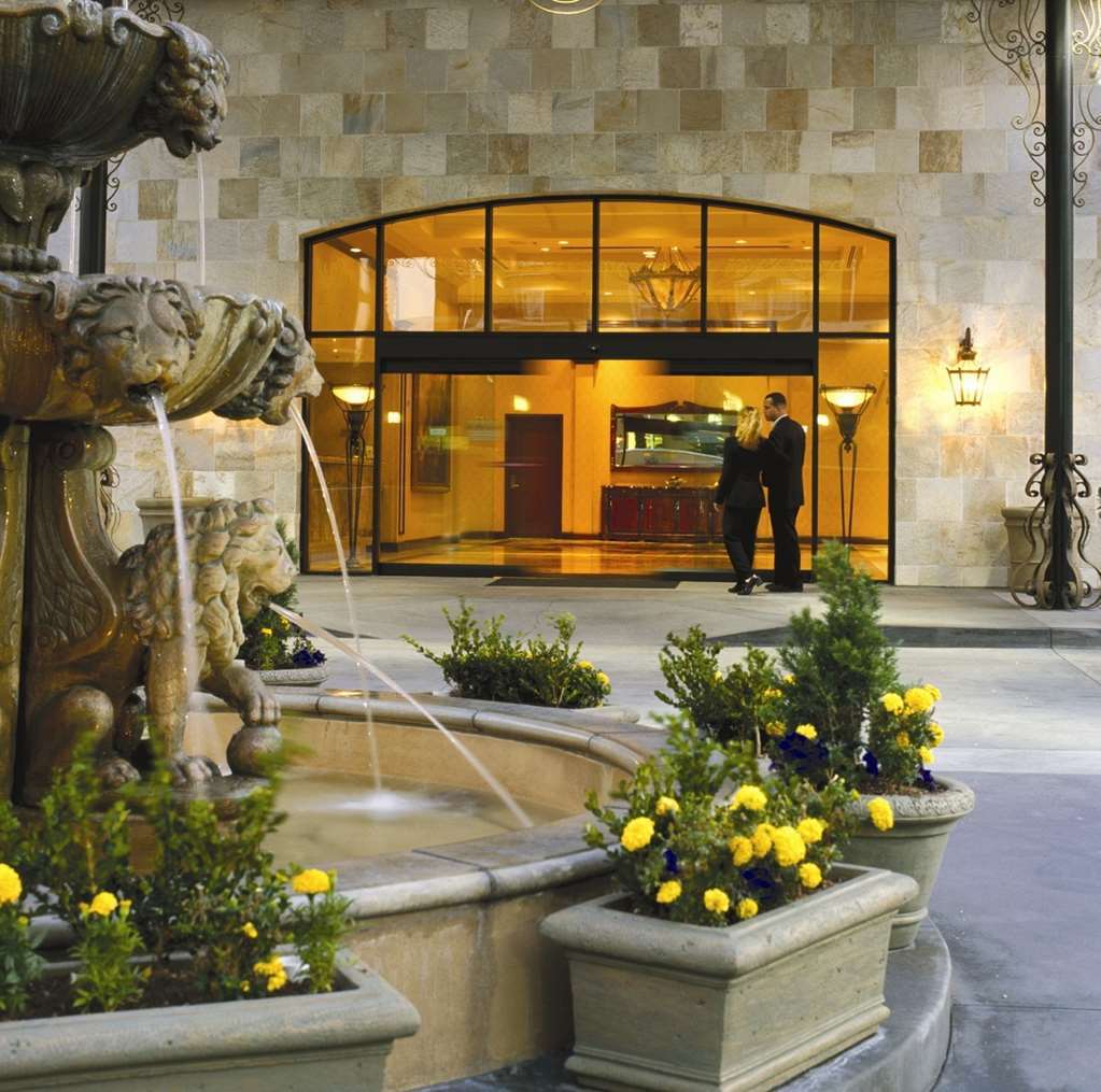 Hotel Zessa Orange County Airport, A Doubletree By Hilton Santa Ana Eksteriør billede