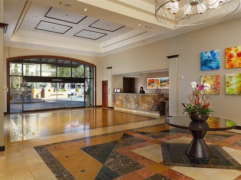 Hotel Zessa Orange County Airport, A Doubletree By Hilton Santa Ana Eksteriør billede